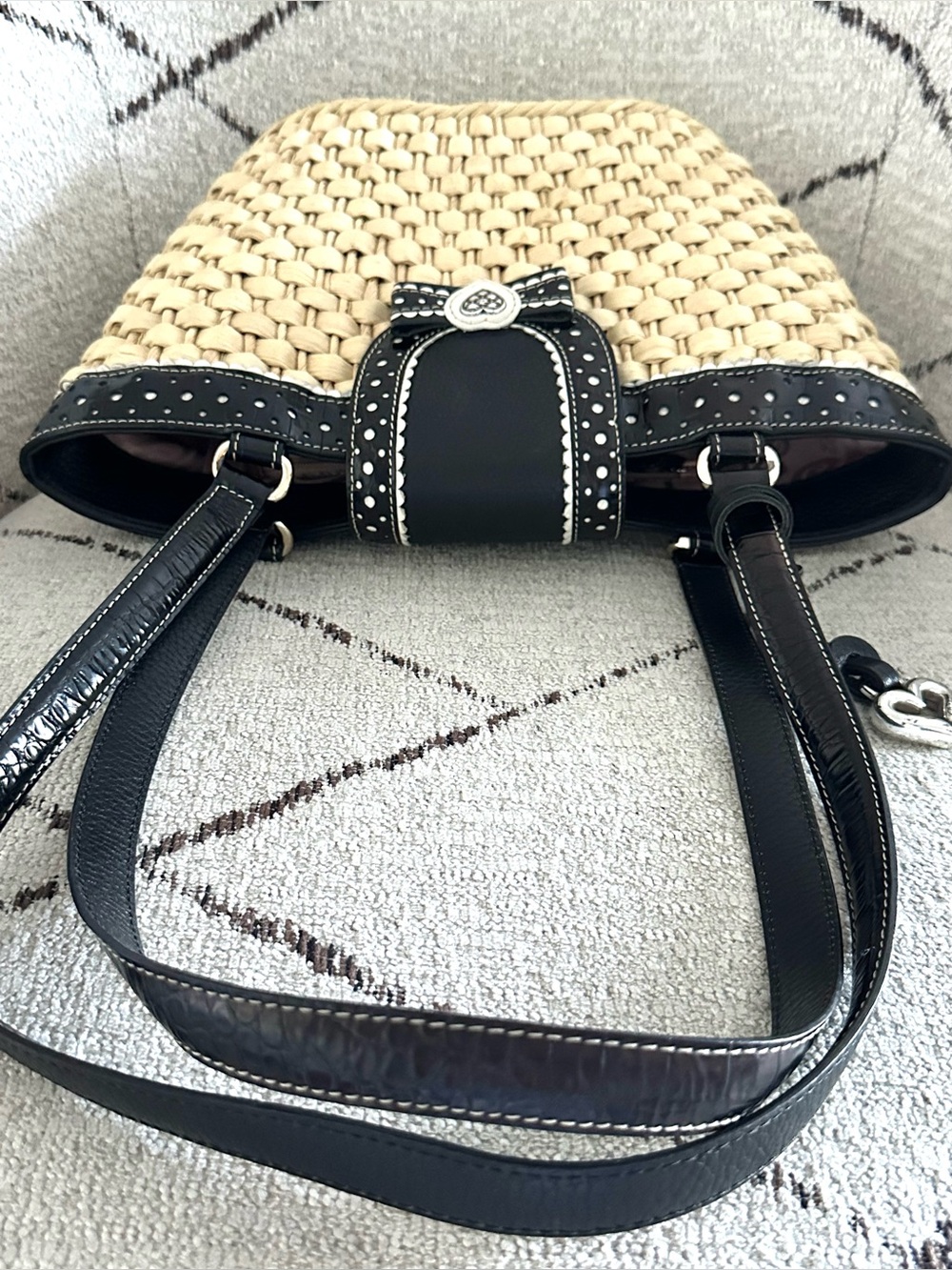 Brighton Straw Woven Tote Bag Heart Charm Shoulder Bag Black Trim - Picture 6 of 11
